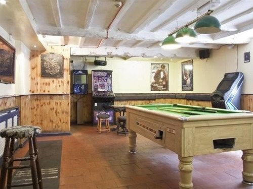 Cain Valley Hotel 랜필린 외부 사진