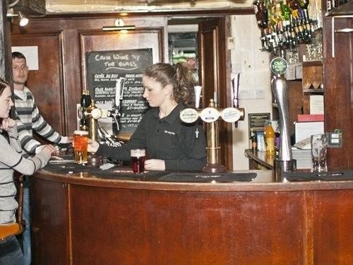Cain Valley Hotel 랜필린 외부 사진